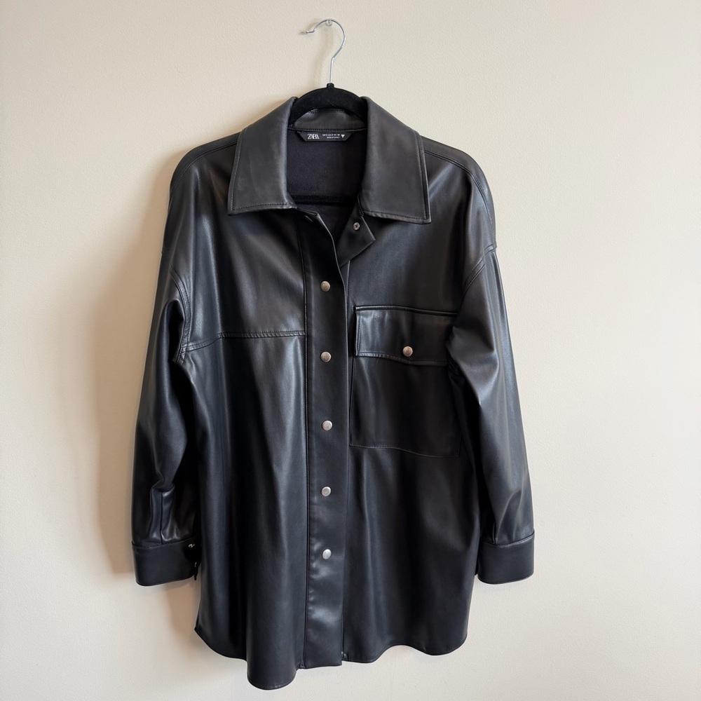 Zara Faux Leather Overshirt Jacket – Shacket — Size Small / Oversized – Black